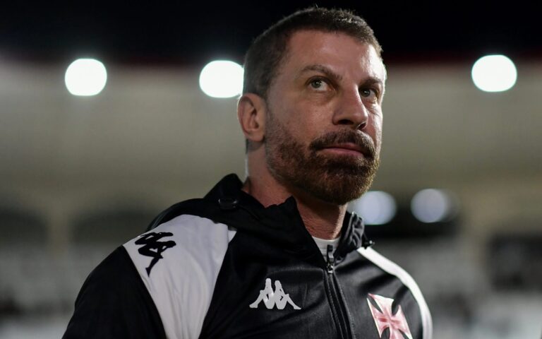 Presidente do Vasco Denunciado no STJD por Confusão com Cruzeiro Após Empate Dramático Presidente do Vasco Denunciado no STJD por Confusão com Cruzeiro Após Empate Dramático