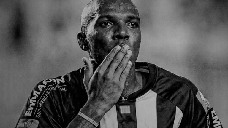 Reinaldo Aleluia, ex-jogador do Bahia e Ceará, falece aos 53 anos