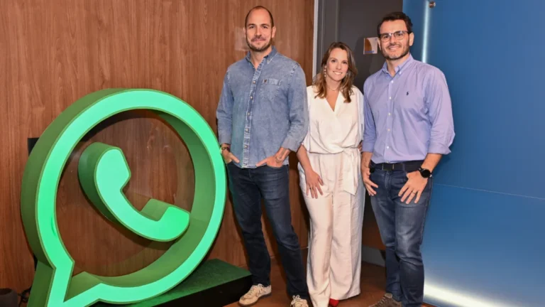 WhatsApp: A Revolução Digital no Agronegócio Brasileiro WhatsApp: A Revolução Digital no Agronegócio Brasileiro