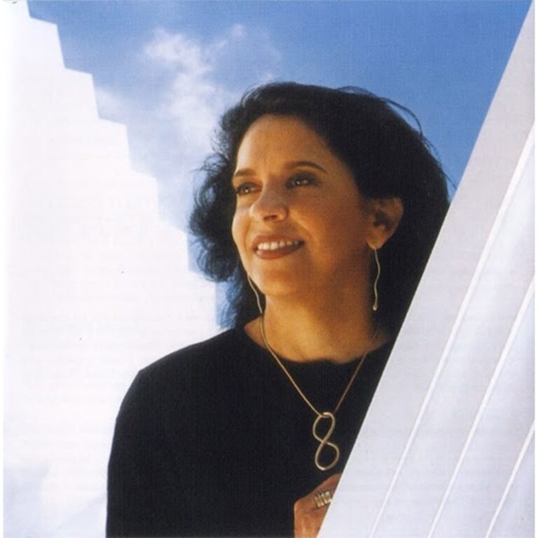 Álbum Póstumo de Gal Costa Celebrará Show Inesquecível na Bahia de 2003