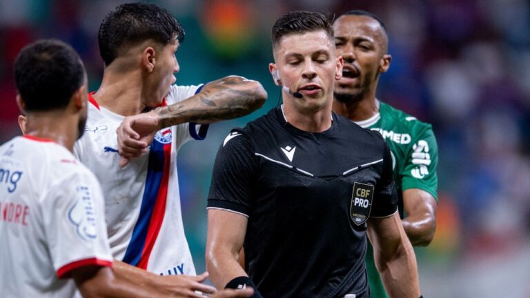 Arbitragem Polêmica: Bahia Reclama de Jogo Após Derrota para o Palmeiras