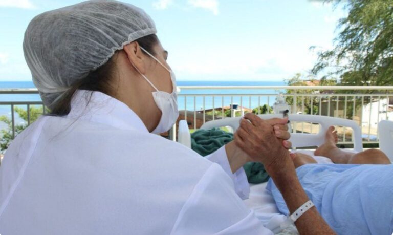 Bahia Adere ao Plano Nacional de Cuidados e Cria Grupo para Política Estadual Bahia Adere ao Plano Nacional de Cuidados e Cria Grupo para Política Estadual