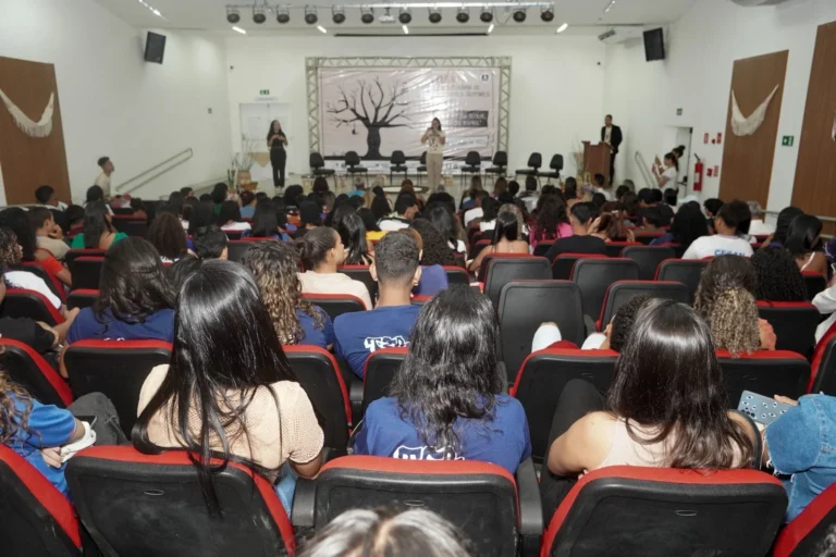 Bienal do Livro Bahia 2026: Valorização da Literatura do Interior com Estudantes do Sertão