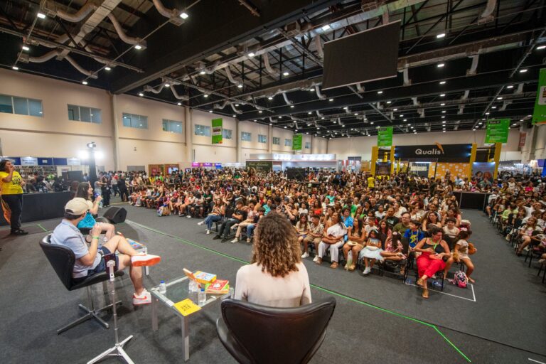Bienal do Livro da Bahia: Tempero Local e Expectativa de Recorde de Visitantes