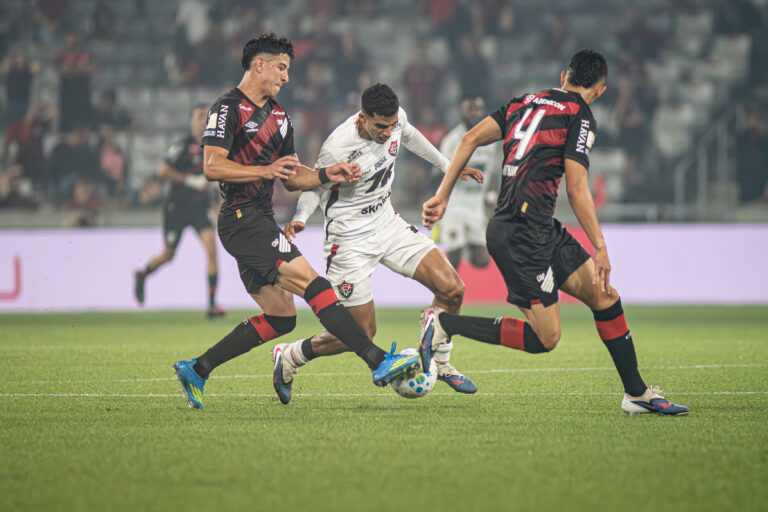 Derrota Polêmica do Vitória Impacta o Bahia no Brasileirão