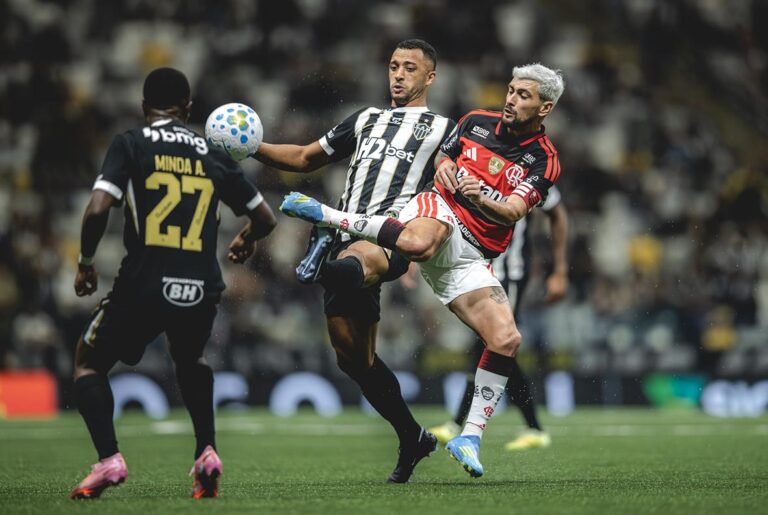 Flamengo Impõe Derrota Pesada ao Atlético-MG por 4 a 0 no Brasileirão