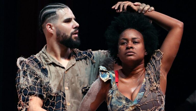 Gota d’Água: Espetáculo de Chico Buarque ganha nova vida na Bahia Gota d’Água: Espetáculo de Chico Buarque ganha nova vida na Bahia