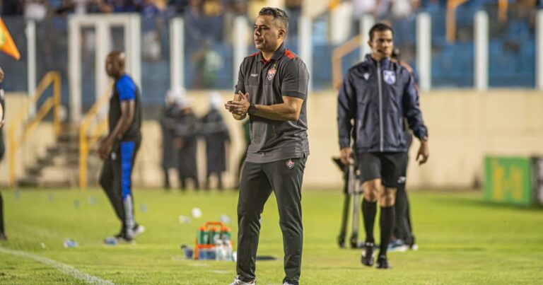 Jair Ventura Destaca Liderança e Prepara o Vitória para Desafio Contra o Ceará