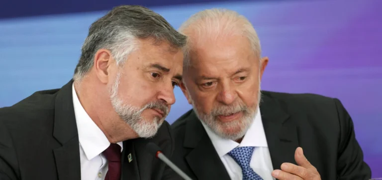 Lula Propõe Projeto para Acabar com Escala 6×1 no Congresso e Promete Redução de Jornada Lula Propõe Projeto para Acabar com Escala 6x1 no Congresso e Promete Redução de Jornada
