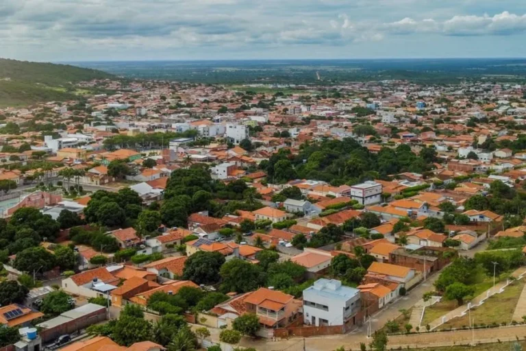 Meteorito de 97 kg: Disputa Judicial pela Posse na Bahia Ganha Novos Capítulos Meteorito de 97 kg: Disputa Judicial pela Posse na Bahia Ganha Novos Capítulos