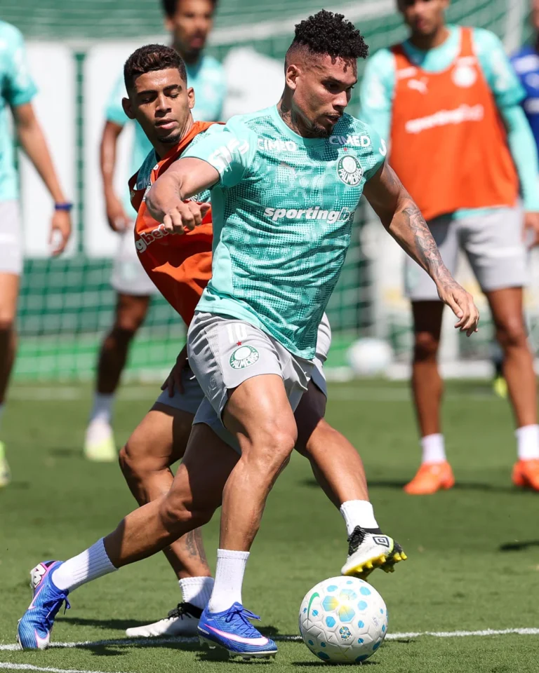 Palmeiras se prepara para duelo contra o Bahia em Salvador Palmeiras se prepara para duelo contra o Bahia em Salvador