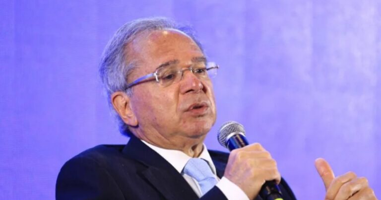 Paulo Guedes Critica Governo Lula e Exclui Retorno à Política