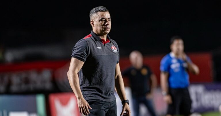 Vitória Brilha com Goleada: Jair Ventura Responde à Pressão da Torcida