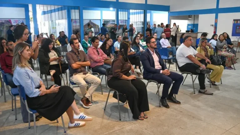 Prefeitura de Vitória da Conquista institui Política Municipal de Dados Abertos e lança sala dos conselhos Prefeitura de Vitória da Conquista institui Política Municipal de Dados Abertos e lança sala dos con