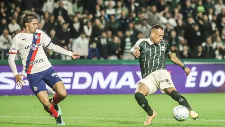 Coritiba vence Bahia por 3 a 2 no Couto Pereira e encerra longos jejuns no Brasileirão 2026 Coritiba vence Bahia por 3 a 2 no Couto Pereira e encerra longos jejuns no Brasileirão 2026