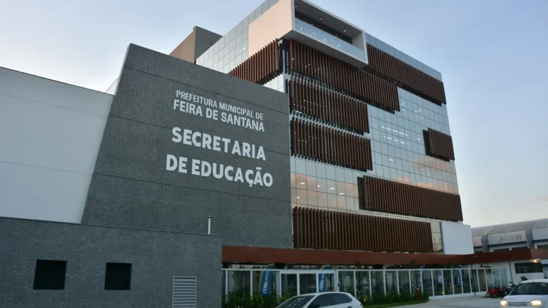 Feira de Santana amplia contrato em R$ 516 mil para mochilas escolares em 2024