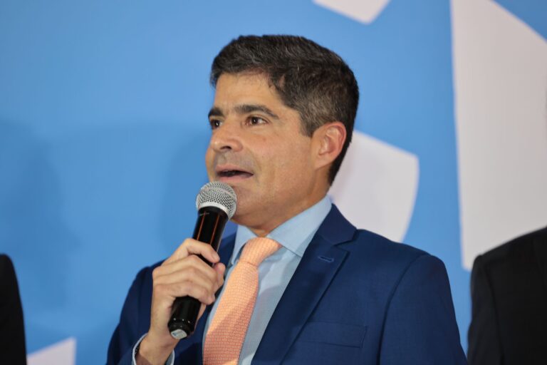 ACM Neto mira na Bahia: busca modelo de segurança pública inspirado em Goiás