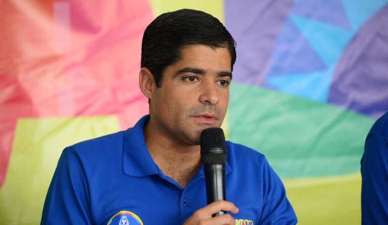 ACM Neto se destaca na corrida rumo ao governo da Bahia em 2026