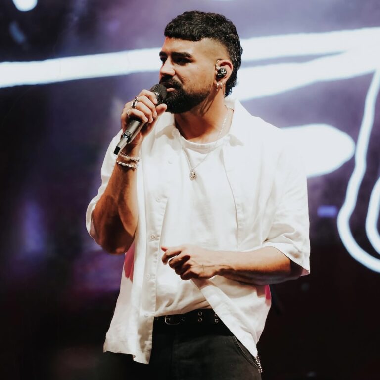 Dilsinho Declara Amor por Salvador e Anuncia Projeto Musical na Capital Baiana