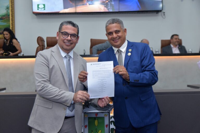 Empresário do Entretenimento Mário Paim Recebe Título de Cidadão Feirense