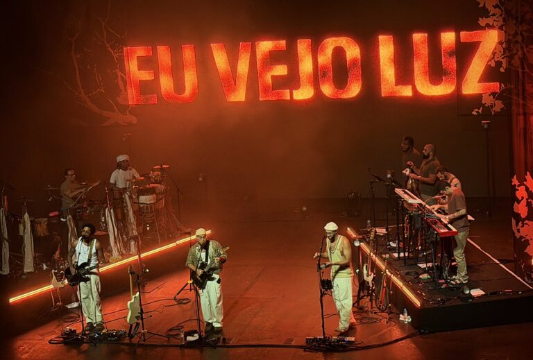 Gilsons Brilham na Turnê 'Eu Vejo Luz' e Mostram Evolução em Novo Álbum