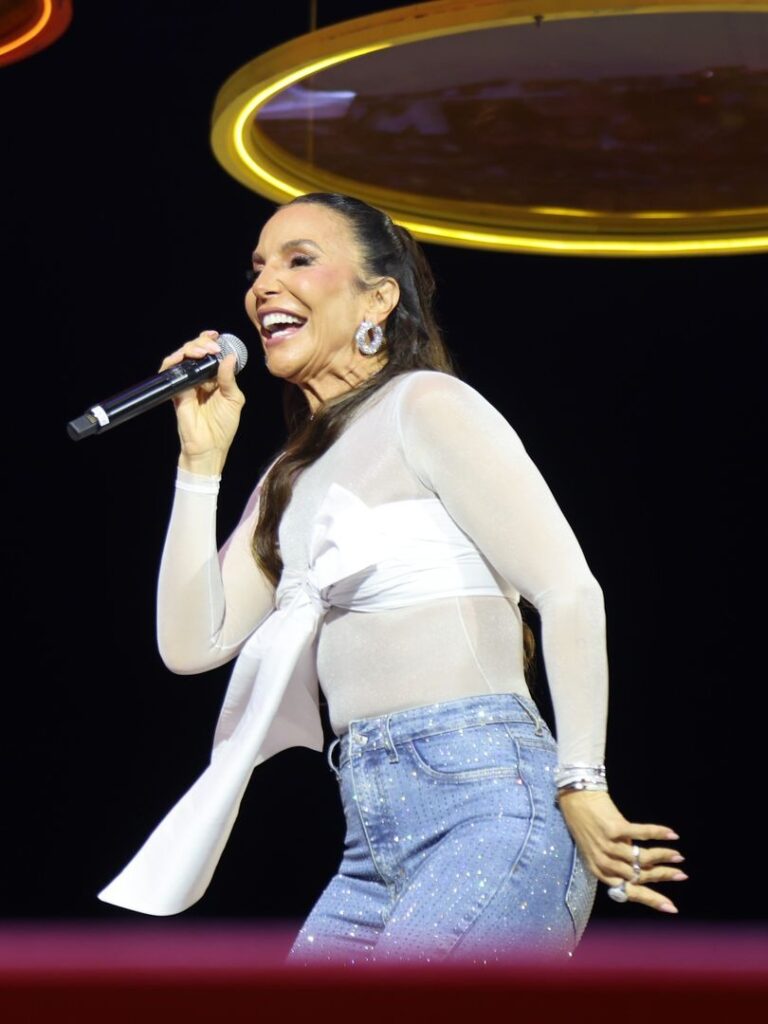 Ivete Sangalo Brilha no Rio com Turnê ‘Clareou’; Confira os Famosos que Marcaram Presença