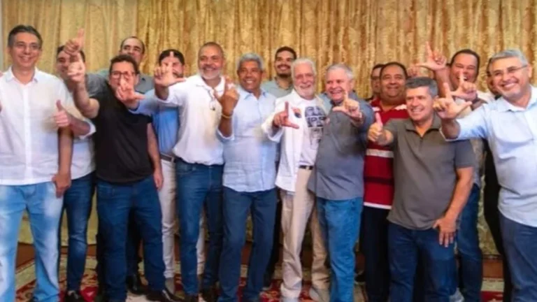 Jerônimo reforça articulação política com prefeitos do Alto Sertão da Bahia Jerônimo reforça articulação política com prefeitos do Alto Sertão da Bahia