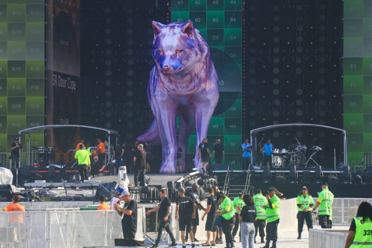 Show de Shakira em Copacabana: Estrutura Gigante Impressiona o Público