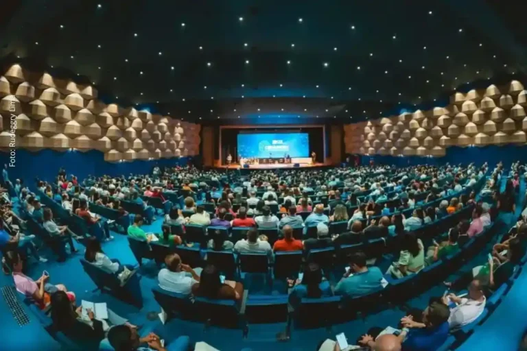 Teatro de Feira de Santana Recebe Nome de Carlos Pitta: Uma Homenagem à Música Brasileira