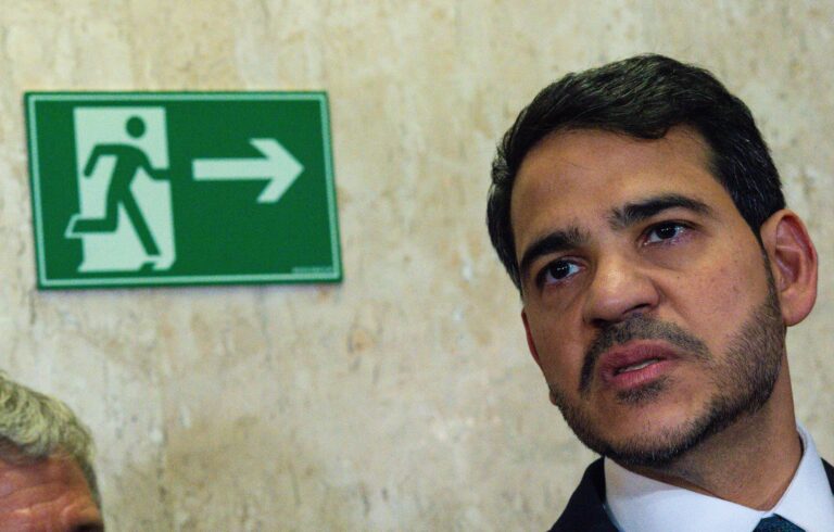 'Traições no Palácio': Busca do Governo por Responsáveis pela Derrota de Messias no STF Abala Relaçõ