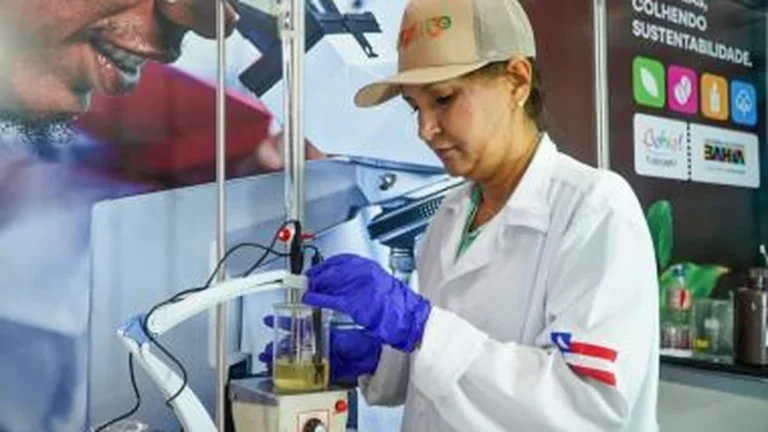 SEAGRI apresenta 3ª edição do Concurso de Mel na Bahia Farm Show com análises laboratoriais de água e solo SEAGRI apresenta 3ª edição do Concurso de Mel na Bahia Farm Show com análises laboratoriais de água