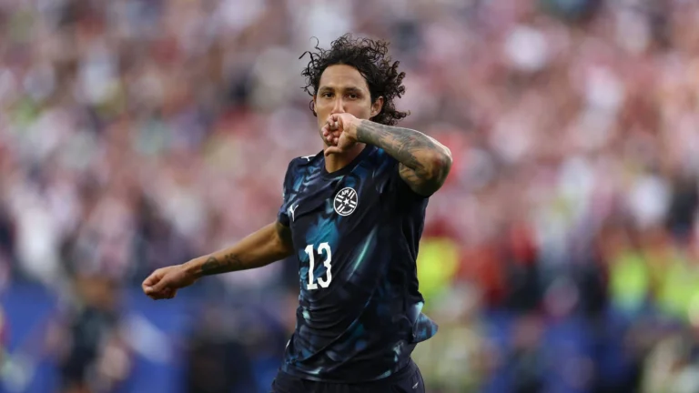 Zagueiro paraguaio Canale surpreende e elimina Alemanha na Copa do Mundo
