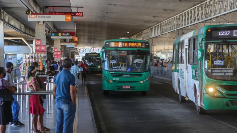 Operação Especial de Ônibus em Salvador e Paralisação na RMS Durante Jogo do Brasil