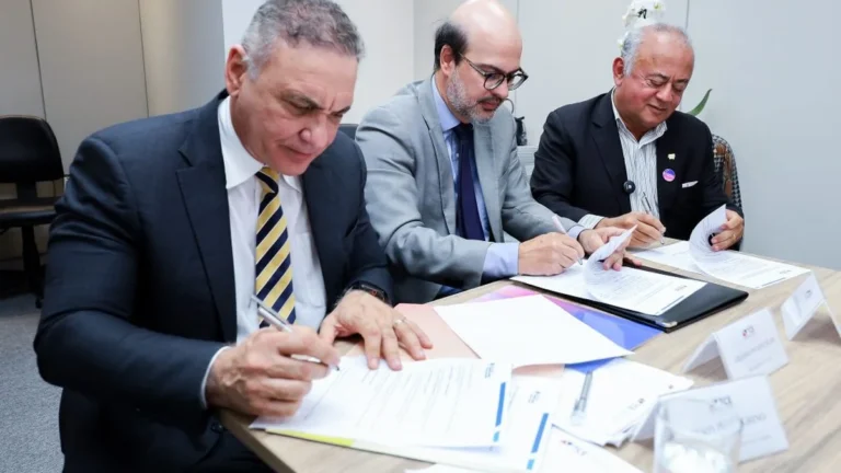 TCE-BA e TCM-BA fortalecem Movimento Bahia pela Educação com adesão estratégica