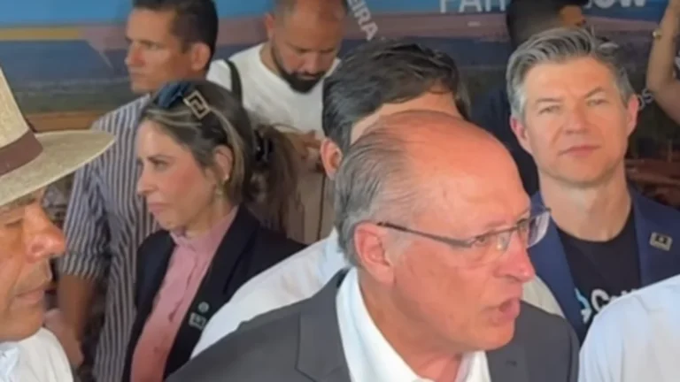 Geraldo Alckmin destaca papel do agronegócio baiano na Bahia Farm Show 2024 Geraldo Alckmin destaca papel do agronegócio baiano na Bahia Farm Show 2024