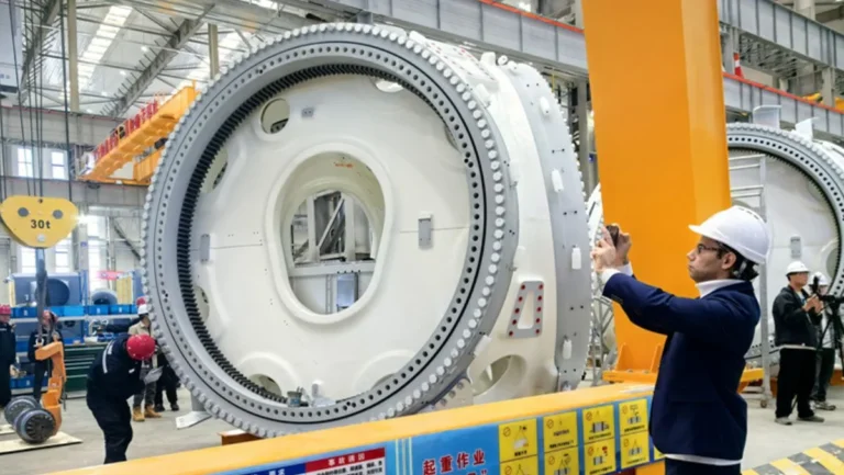 Windey Energy investe R$ 100 milhões em fábrica de baterias na Bahia Windey Energy investe R$ 100 milhões em fábrica de baterias na Bahia