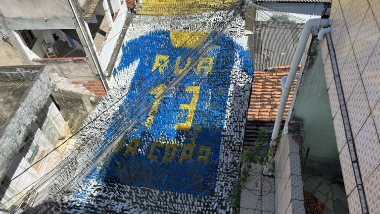 Rua 13 em Salvador: Tradição e união à flor da pele a cada Copa do Mundo Rua 13 em Salvador: Tradição e união à flor da pele a cada Copa do Mundo