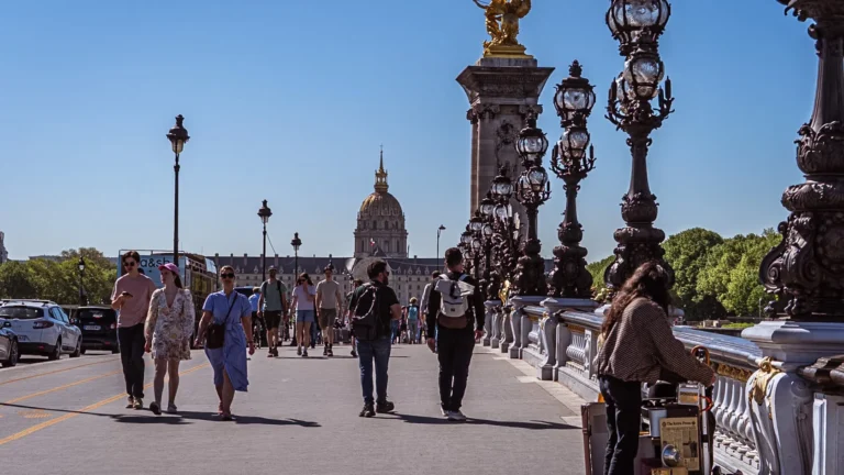 Calor Extremo na Île-de-France: Até 39°C e Noites Tropicais Sem Alívio