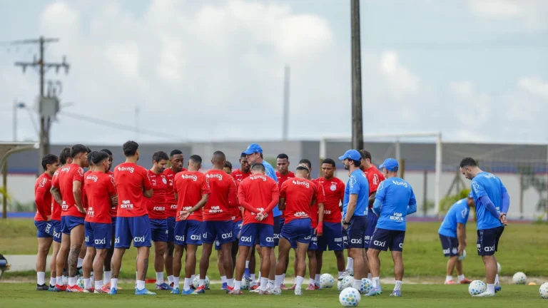 Mudanças no Bahia durante a pausa do Brasileiro: reforços e saídas para retomar o desempenho Mudanças no Bahia durante a pausa do Brasileiro: reforços e saídas para retomar o desempenho