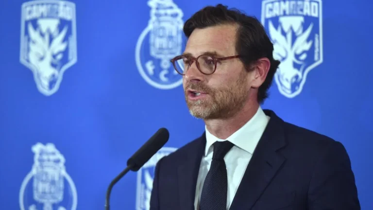 Villas-Boas sinaliza chegada de novo atacante ao FC Porto e destaca gestão do clube Villas-Boas sinaliza chegada de novo atacante ao FC Porto e destaca gestão do clube