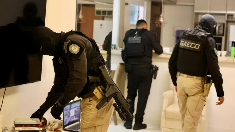 Nove advogados são presos na Bahia por ligação com organizações criminosas em operação inédita Nove advogados são presos na Bahia por ligação com organizações criminosas em operação inédita