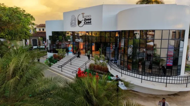 Teatro Dona Canô reabre em Santo Amaro com nova estrutura e reforça a cultura local Teatro Dona Canô reabre em Santo Amaro com nova estrutura e reforça a cultura local