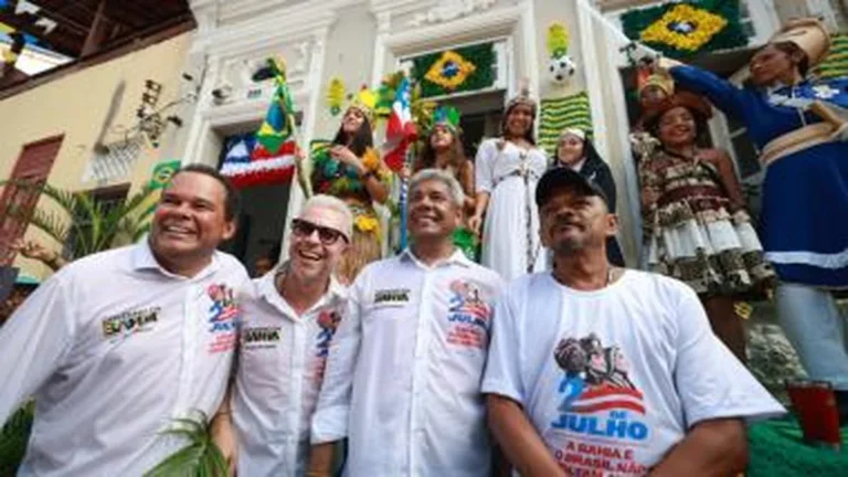Lapinha reúne multidão em celebração marcante do Dois de Julho no Centro Histórico de Salvador Lapinha reúne multidão em celebração marcante do Dois de Julho no Centro Histórico de Salvador