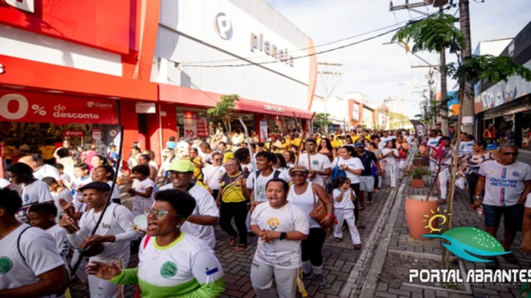 Entre berimbaus, sambas e memórias: Camaçari celebra mestres e mestras da cultura popular Entre berimbaus, sambas e memórias: Camaçari celebra mestres e mestras da cultura popular