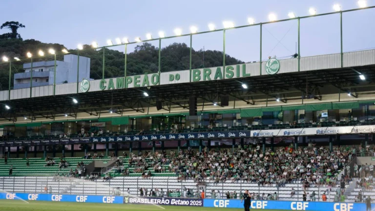Juventude e Atlético-MG duelam nas oitavas da Copa do Brasil em jogo decisivo Juventude e Atlético-MG duelam nas oitavas da Copa do Brasil em jogo decisivo
