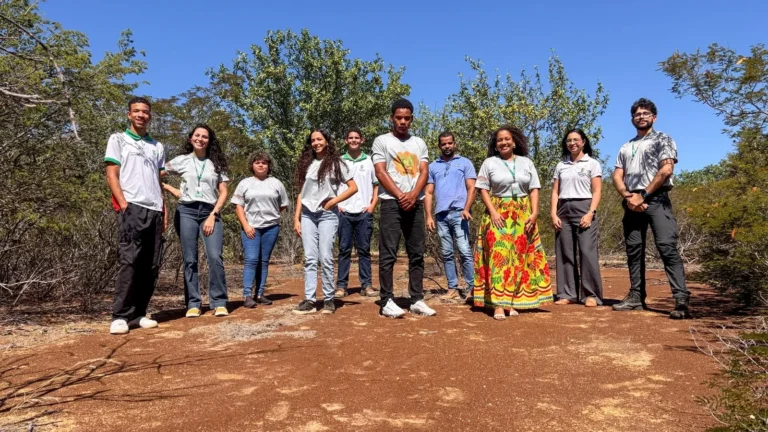 Estudante de 17 anos descobre sítio arqueológico inédito no interior da Bahia Estudante de 17 anos descobre sítio arqueológico inédito no interior da Bahia